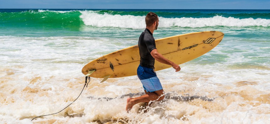 byron bay surfing